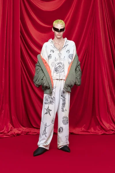 Look 75